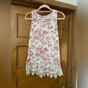 No boundaries 2010 ivory floral Flowy crochet bottom‎ tank